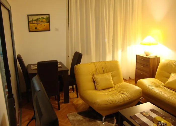 Centre Point Apartment